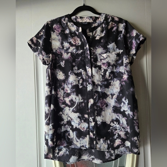 Simply Vera Vera Wang Tops - Simply Vera Floral Black and Purple Women's Top-Large